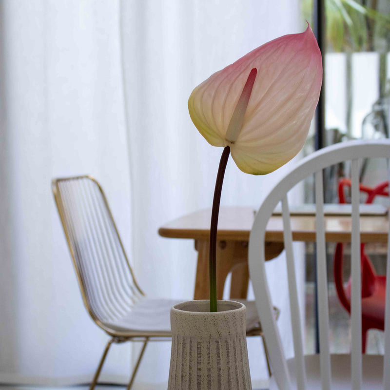 Anthurium rose pâle artificiel à la tige x1, fausse fleur exotique, déco florale intérieure
