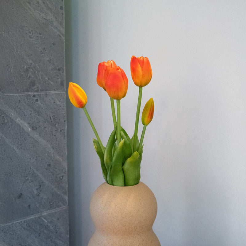 Orange künstlicher Tulpenstiefel