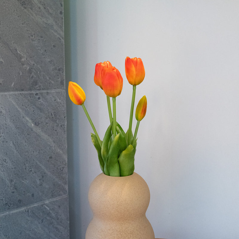 Orange künstlicher Tulpenstiefel