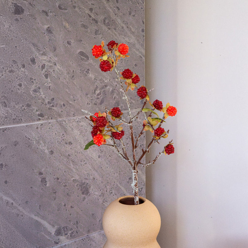 Künstlicher Himbeerzweig