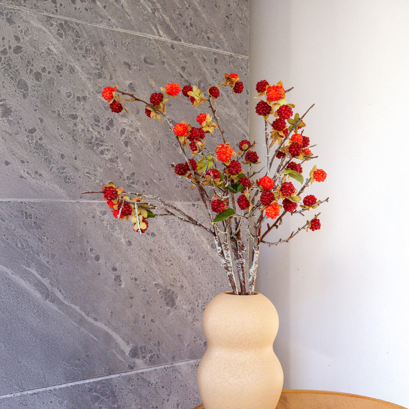 Künstlicher Himbeerzweig