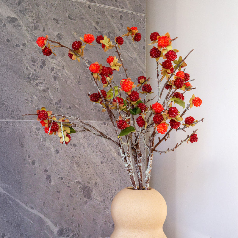 Künstlicher Himbeerzweig