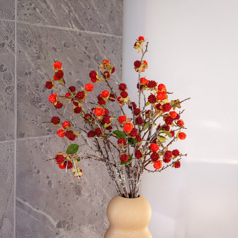 Künstlicher Himbeerzweig