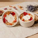 Blumige Kerzennüsse und Honig