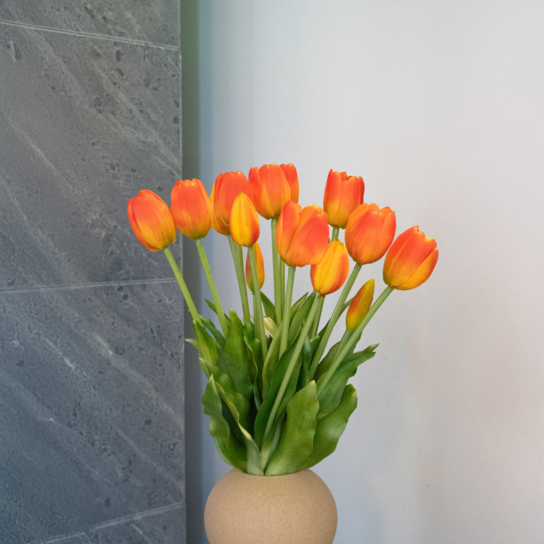 Orange künstlicher Tulpenstiefel
