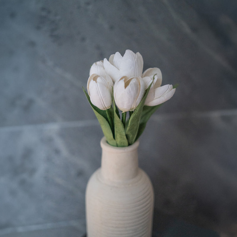 Mini-Tulpe aus weißem Papier