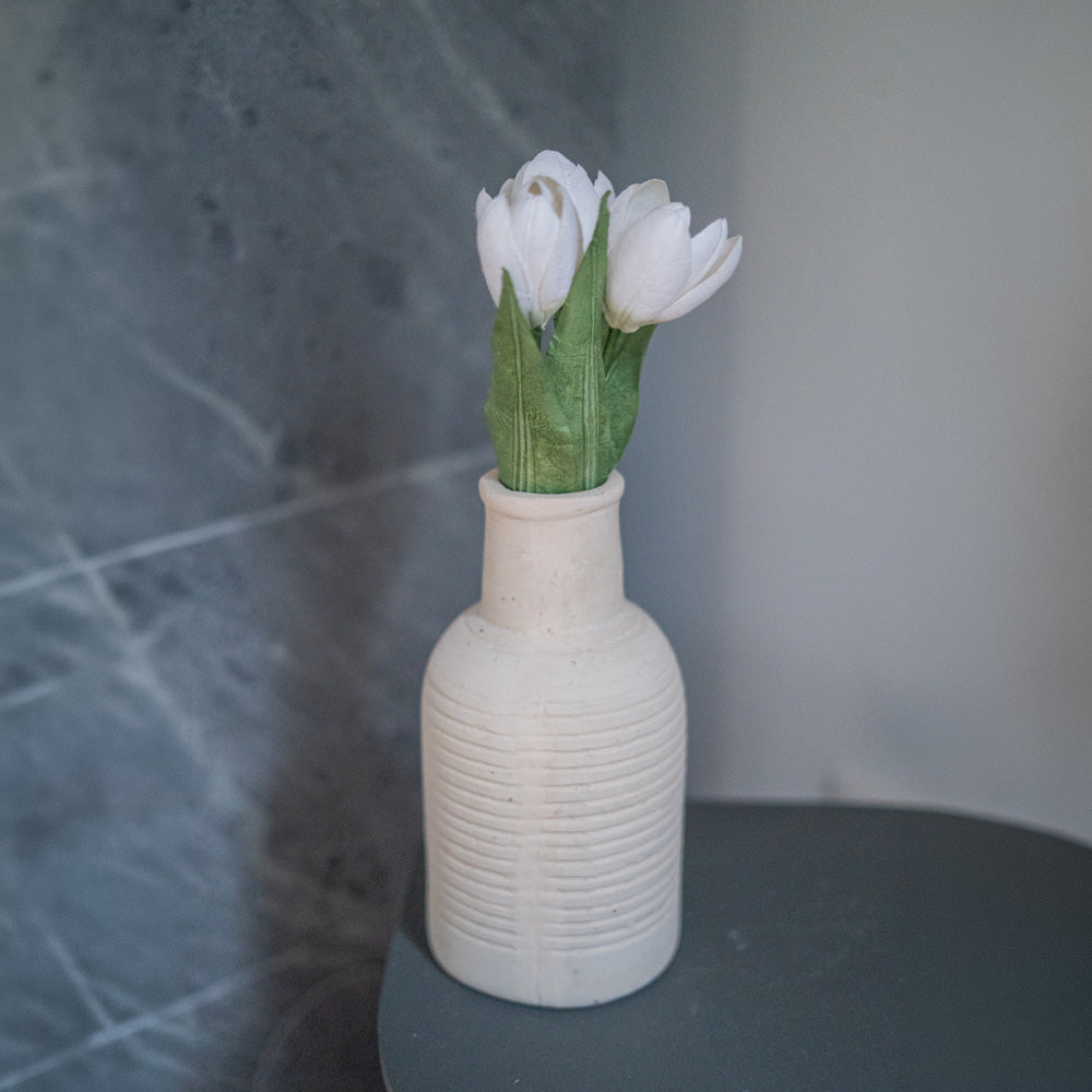 Mini-Tulpe aus weißem Papier