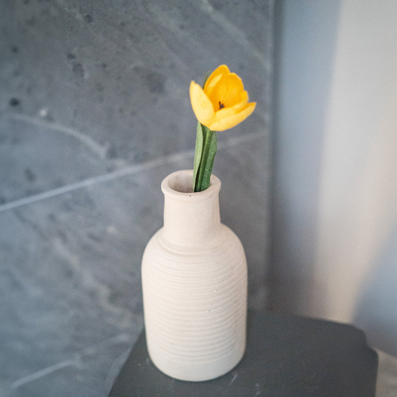 Mini gelbe Papiertulpe