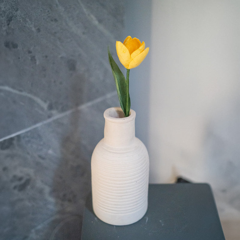 Mini gelbe Papiertulpe