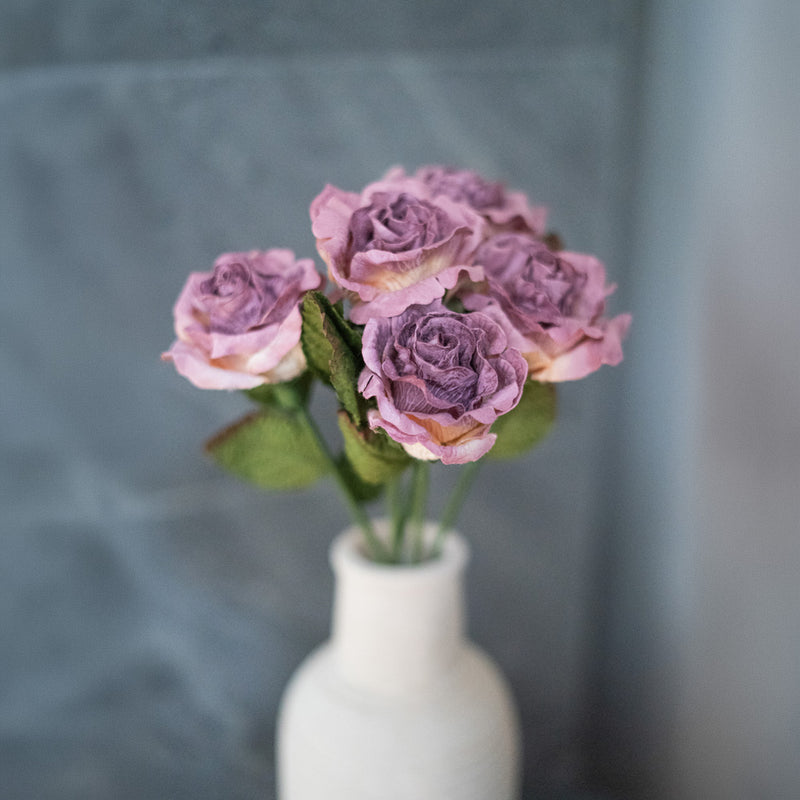 Rose Lady aus lila Papier