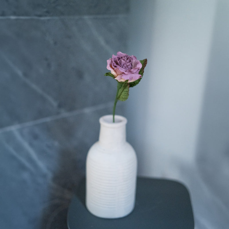 Rose Lady aus lila Papier