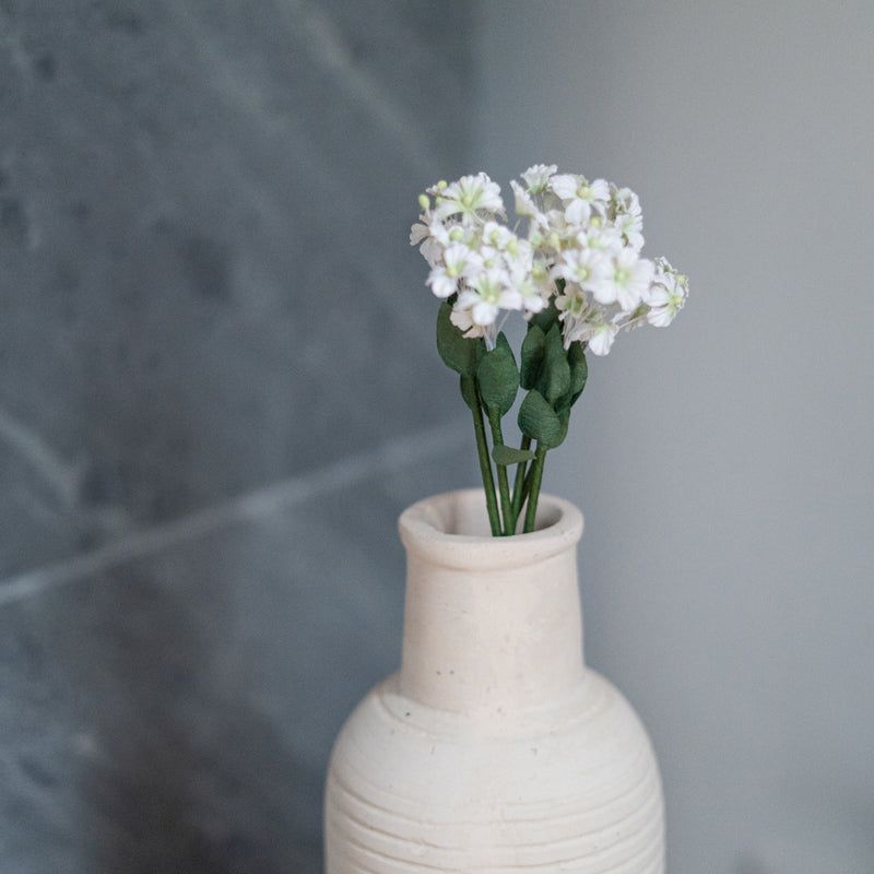 Feenfächerblume aus weißem Papier