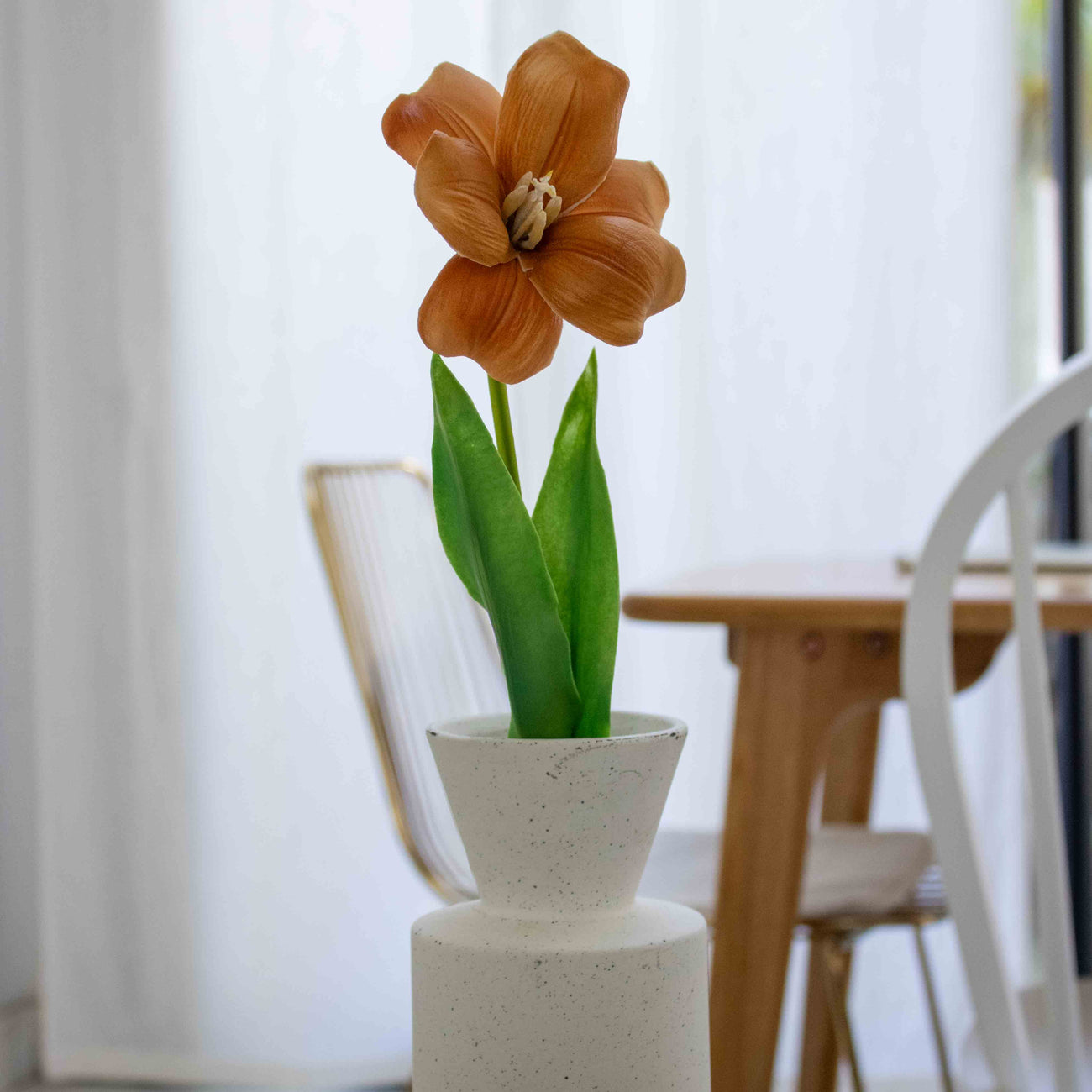 Tulipe ouverte orange artificielle à la tige x1, fausse fleur réaliste, déco florale intérieure