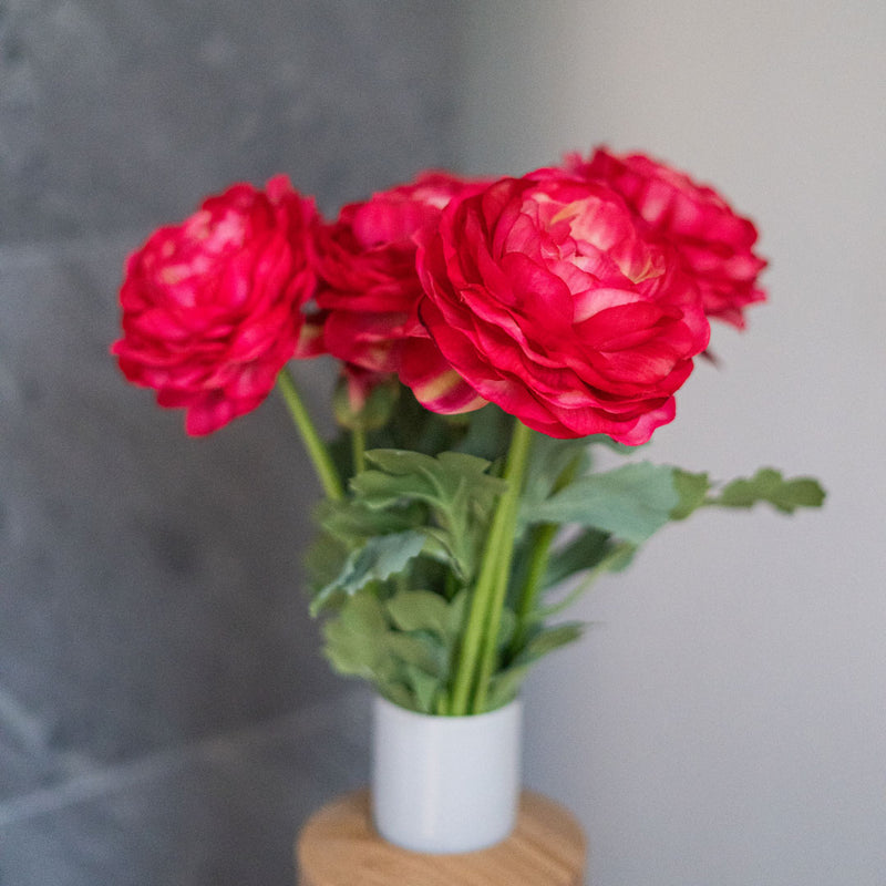 Flowrette-Kunstblumen. Ranunkeln-Fuchsia-Flowrette